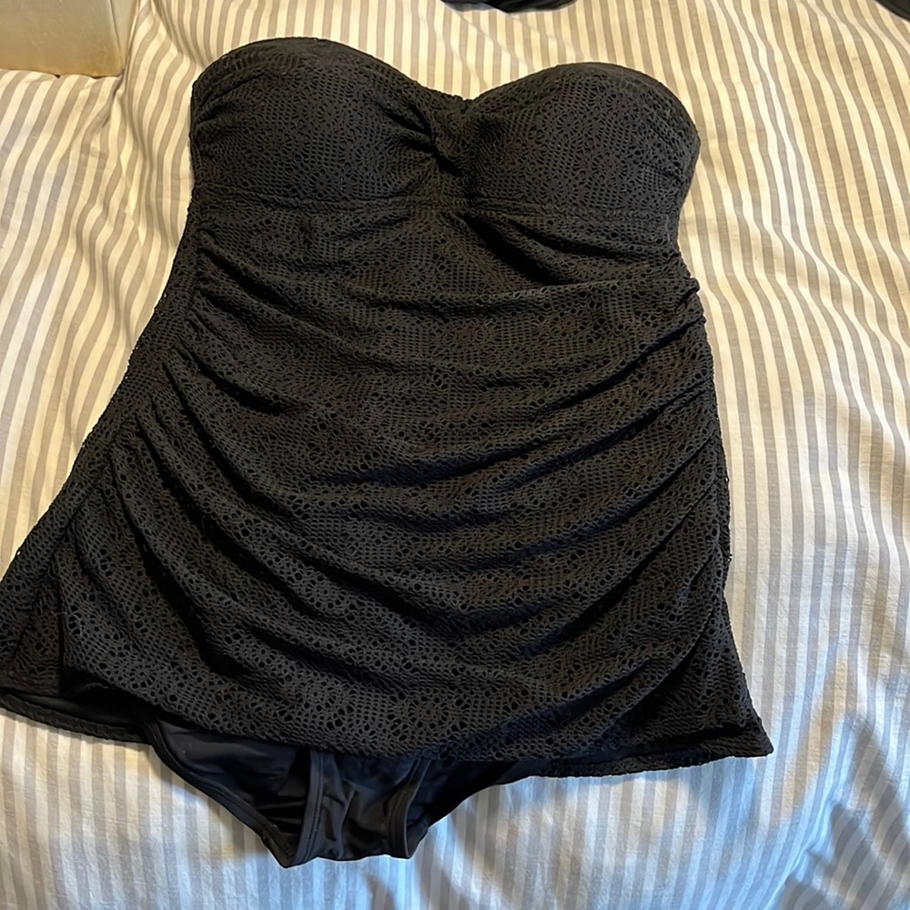 Women’s bathing suit